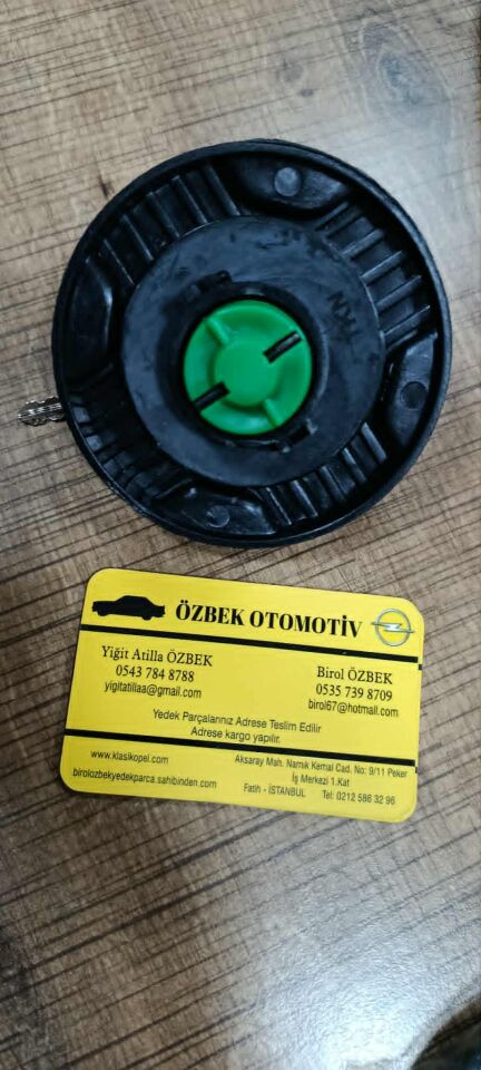 Opel Kadett D E Benzin Depo Kapağı
