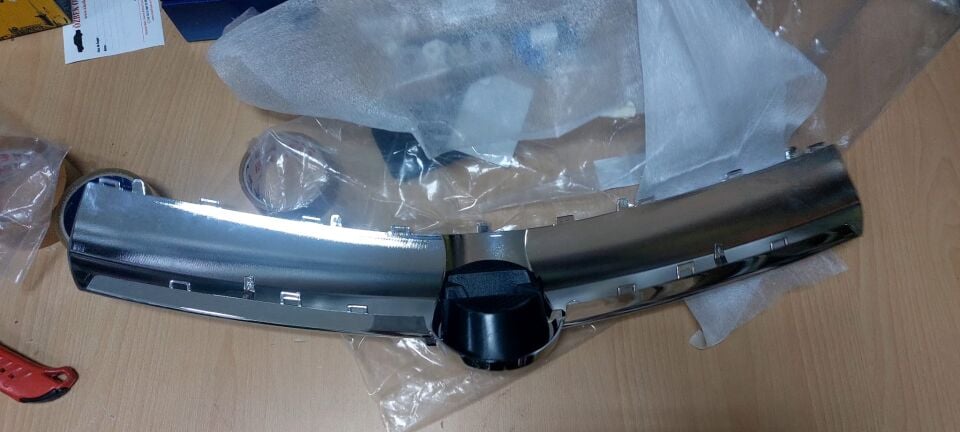 Opel Corsa D 06-11 Ön Panjur Nikelajı Ön Panjur Nikelajı / Ön Panjur Çıtası / Ön Izgara Nikelajı