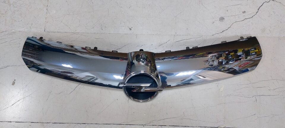 Opel Corsa D 06-11 Ön Panjur Nikelajı Ön Panjur Nikelajı / Ön Panjur Çıtası / Ön Izgara Nikelajı