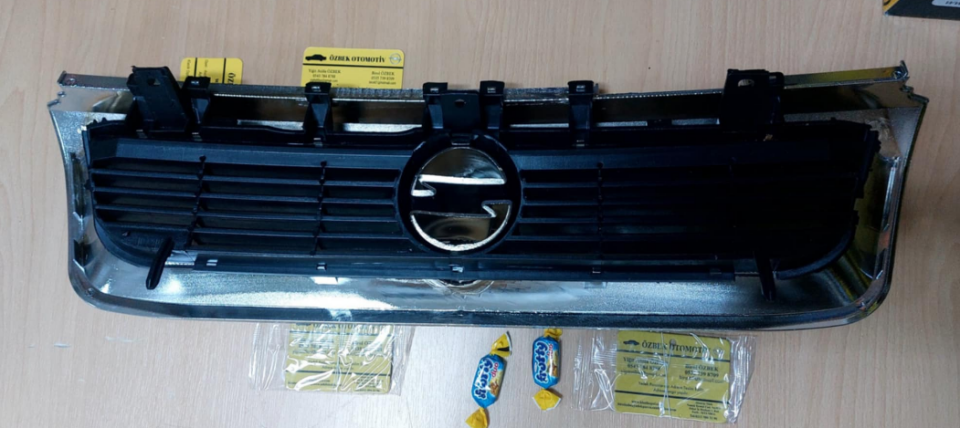 Opel Vectra A Panjur Armalı Krom Kaplama