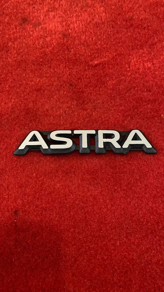 Opel Astra Yazılı Amblem
