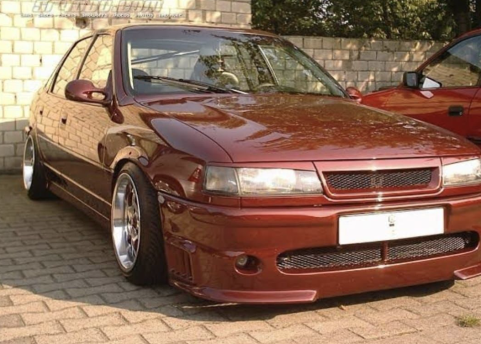 Opel Vectra a armasız logosuz panjur