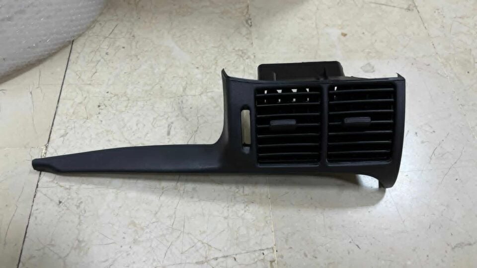 Opel Vectra B Göğüs Panel Izgara Çerçevesi Orta Göğüs Havalandırma Paneli Çerçevesi – Siyah Renk 1814622