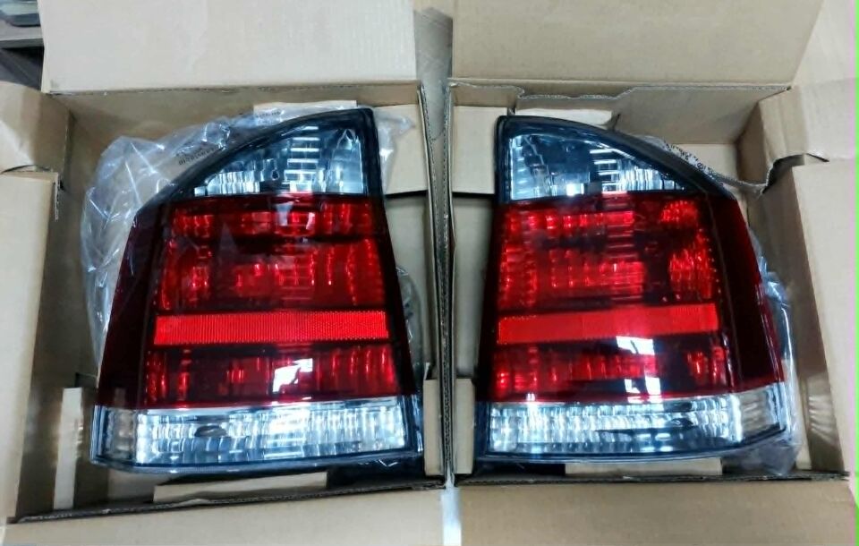 Opel Vectra C Stop Takımı Füme  TYC Marka 93174905 93174906