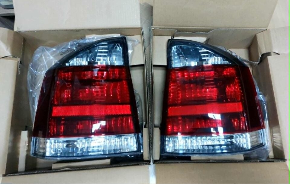 Opel Vectra C Stop Takımı Füme  TYC Marka 93174905 93174906