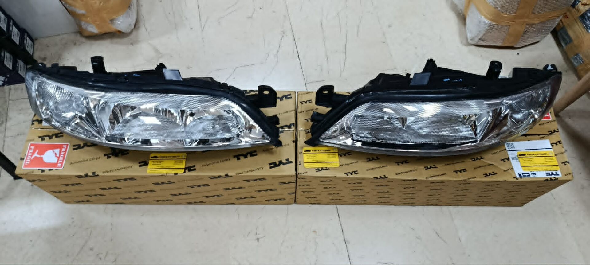 Opel Vectra B Makyajlı Far Takımı TYC Marka 1216053 1216054