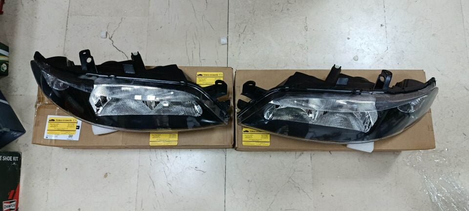 Opel Vectra B Makyajli Kasa Siyah Zeminli Far Takım Füme 1216053 1216054