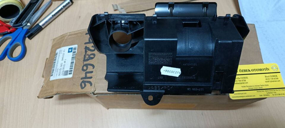 Opel Zafira A Sıfır Orjinal Kül Tablası 1429646