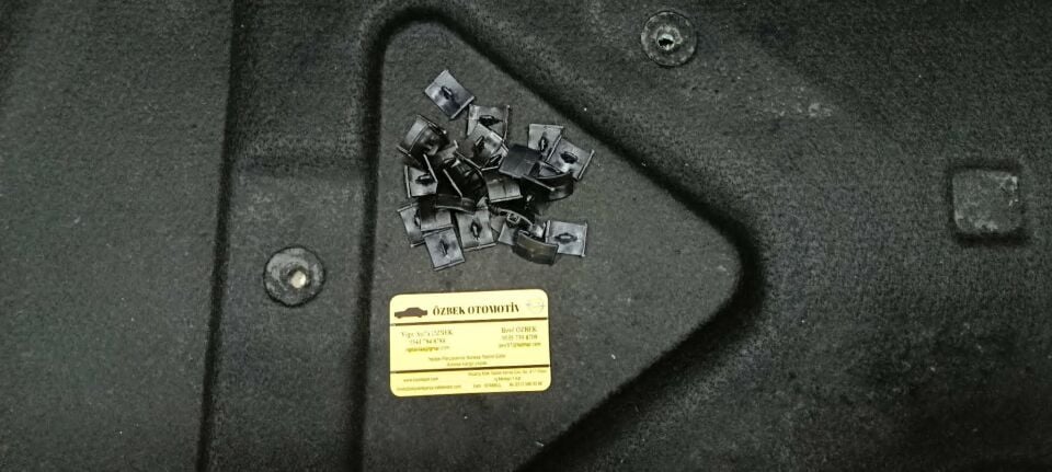 Opel Vectra B Kaput Keçesi İzalasyonu Klipsleriyle Birlikte 1162480