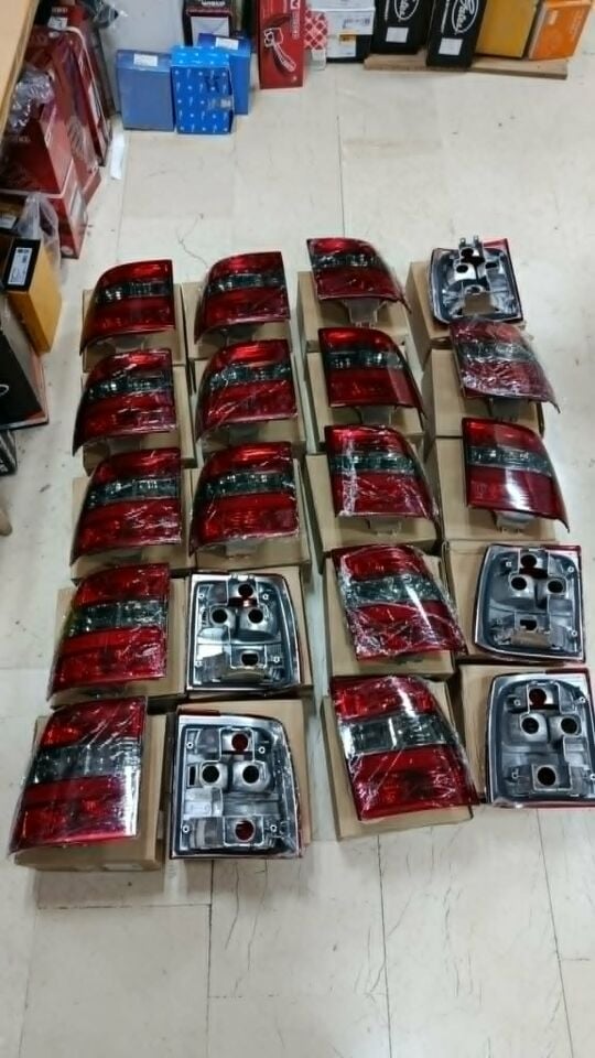 Opel Vectra A Kristal Stop Takımı Füme Kristal  Sağ Sol Takım Fiyatıdır. Depo Marka Üst Çizgisiz Tip