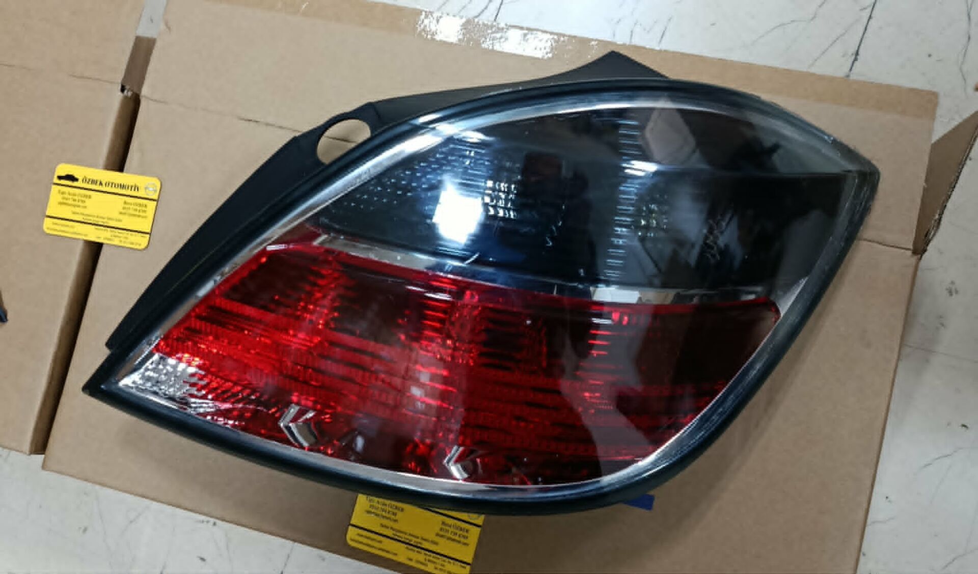 Opel Astra H Sağ Füme Stop Hb  1222356 / 93190307 / 94709850