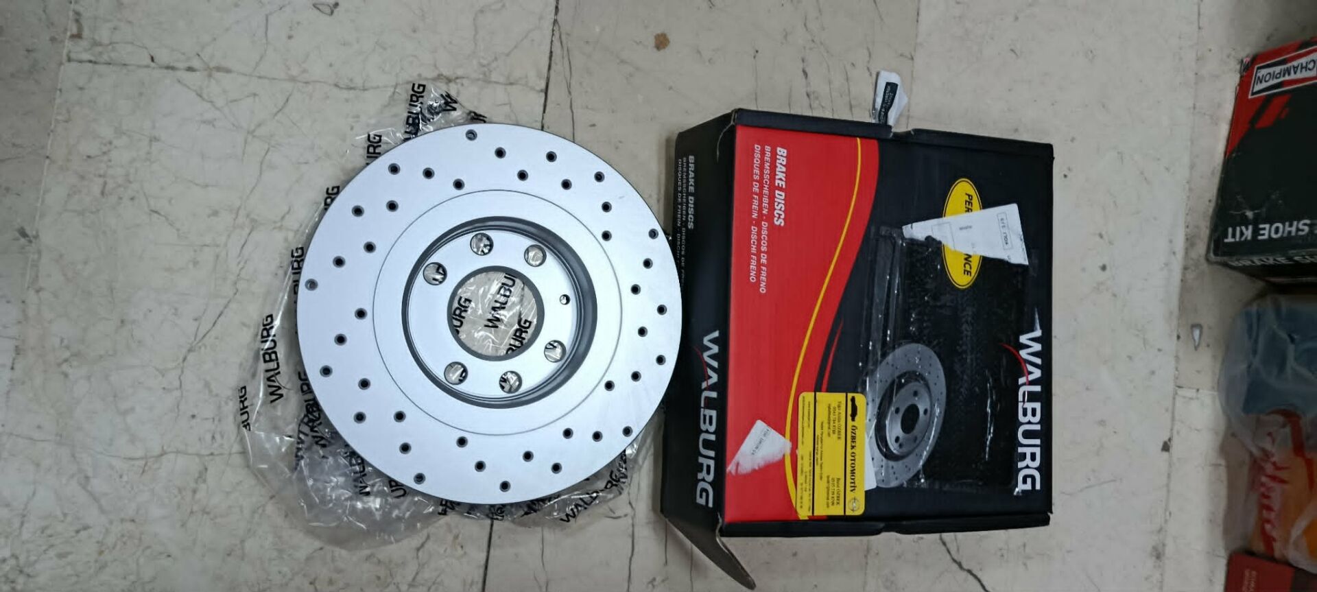 Opel Vectra A B Astra F  Ön Hava Soğutmalı  Performans Delikli Walburg Fren Diski Kaplamalı Delikli Fren Diski 4 Bijon 256X24X60X41 569042 569001