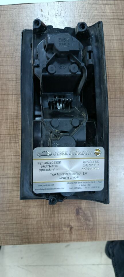 Opel Corsa A Sol Stop Orjinal Kusursuz Dyusu Üzerinde