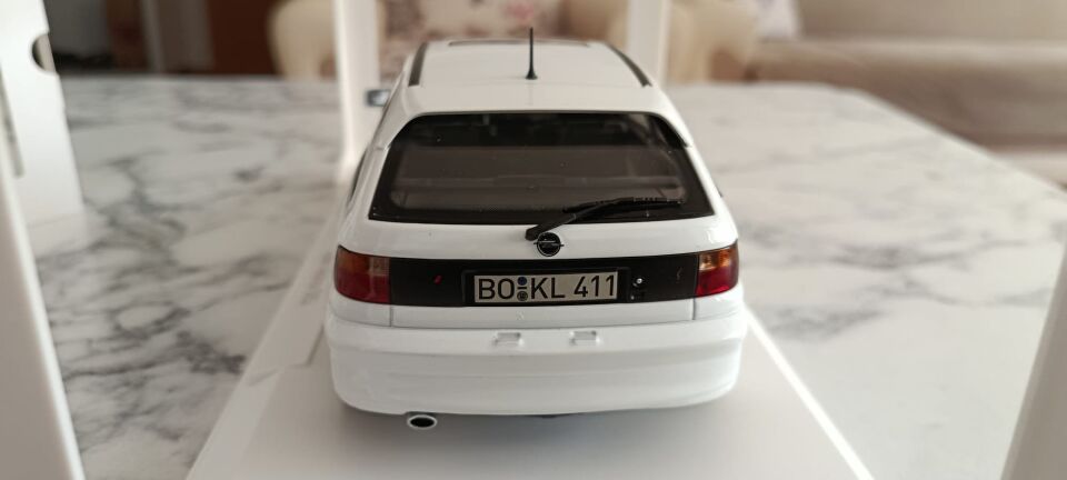 Opel Astra F GSİ 1:18 Metal Maket oyuncak. Norev Marka Orjinal ürun.