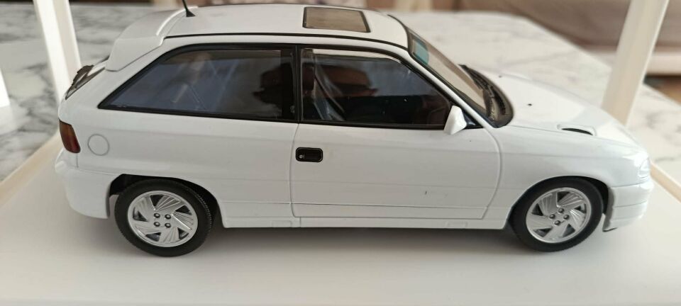 Opel Astra F GSİ 1:18 Metal Maket oyuncak. Norev Marka Orjinal ürun.