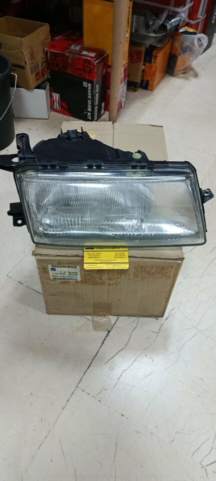 Opel Vectra A Orjinal GM kutusunda Sağ Bosch Far. 1216494