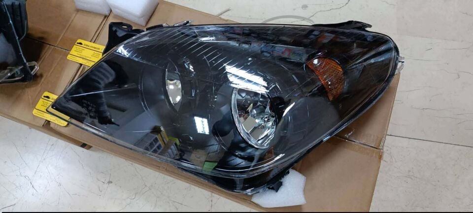 Opel Astra H Sağ Far 04+ Siyah Zeminli 1216562 S Piano Black