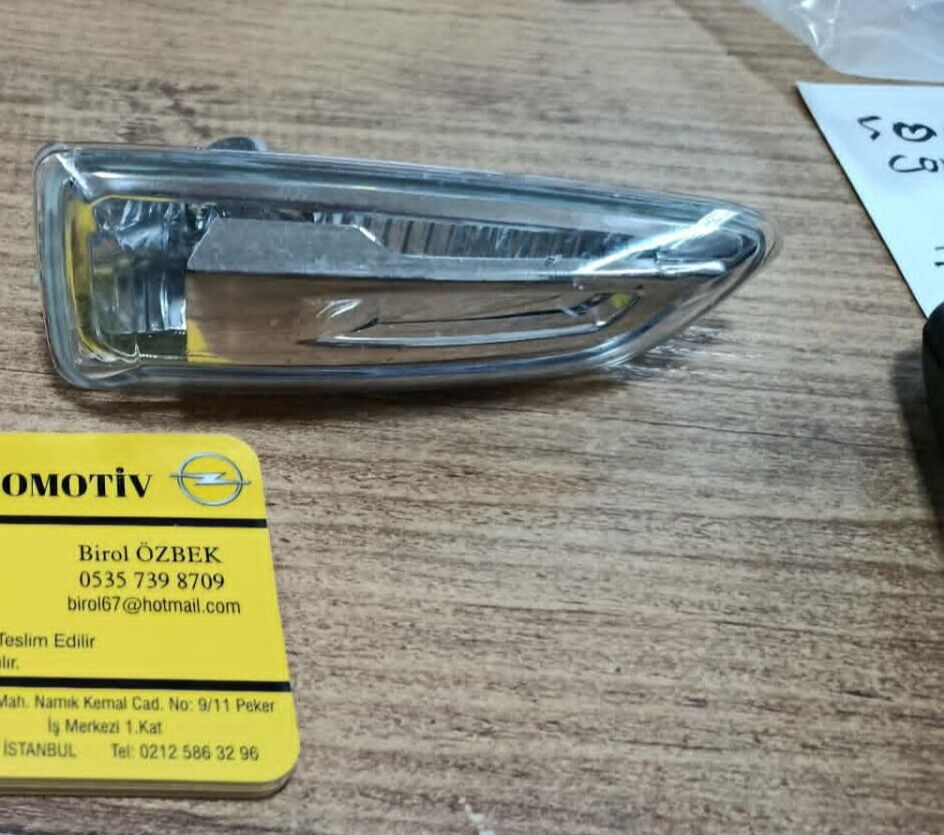 Opel Astra J, Astra K, Crossland X, Grandland X, İnsignia B, Zafira C  SAĞ Sağ Çamurluk Sinyal Lambası Beyaz  1713005 - 13273104.