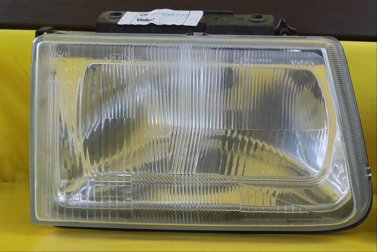 OPEL CORSA A FAR SAĞ VALEO 084426 91-92 YENİ KASA SIFIR