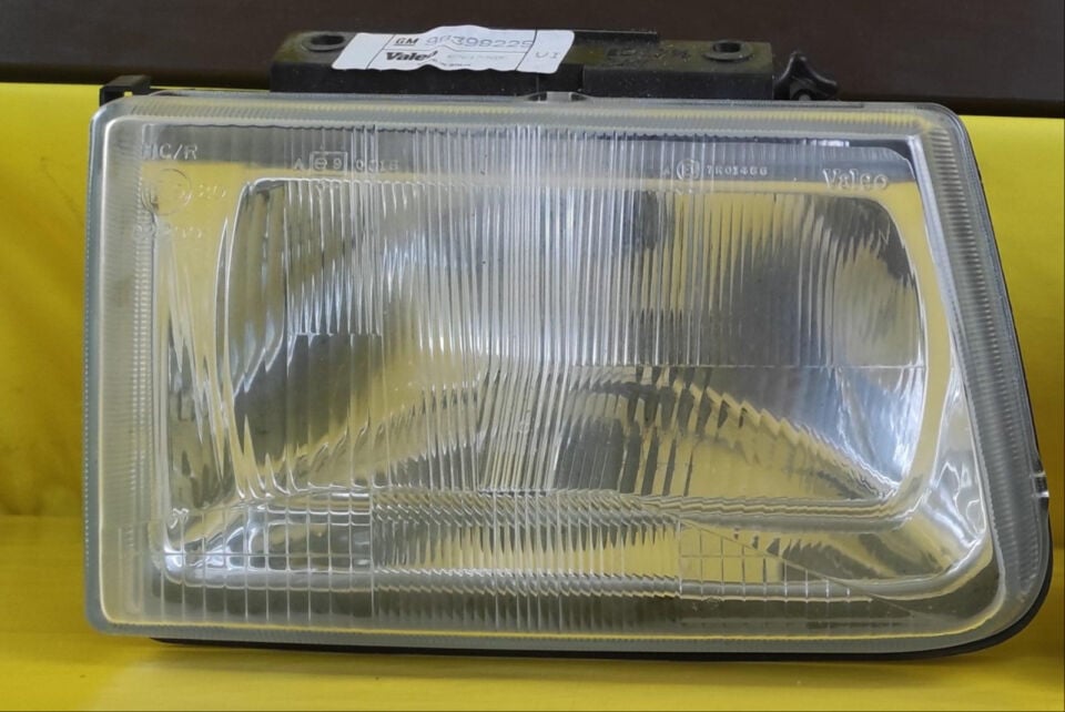 OPEL CORSA A FAR SAĞ VALEO 084426 91-92 YENİ KASA SIFIR