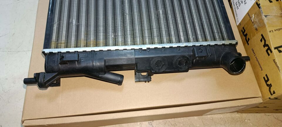 OPEL VECTRA B X25XE SU RADYATÖRÜ 1300161 1300181 MC ARM MARKA