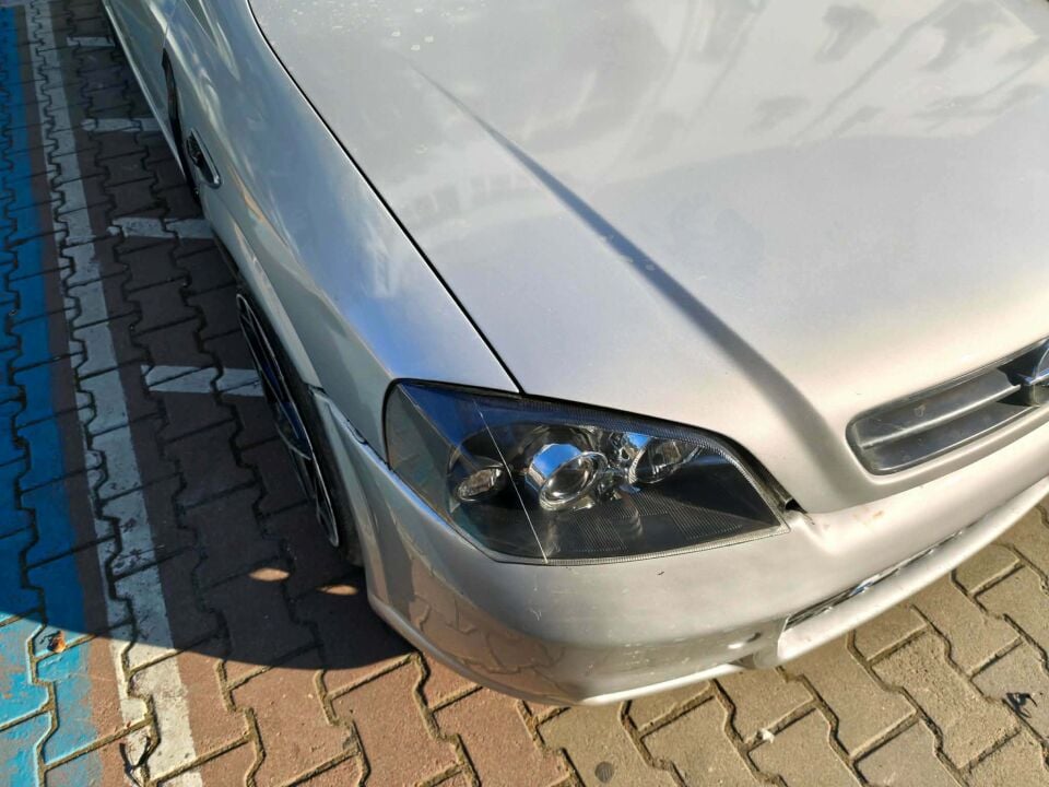 OPEL ASTRA G MERCEKLİ FAR TAKIM SİYAH ZEMİN.