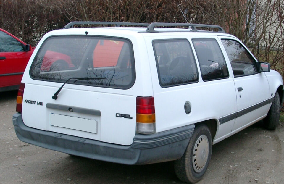 Opel Kadett E Sw Sağ Stop  Sıfır Üründür