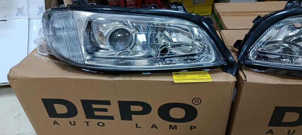 Opel Omega B Xenon Mercekli Ön Sağ Sol Far Takımı Depo Marka 99-02 arası kasa Depo Marka
