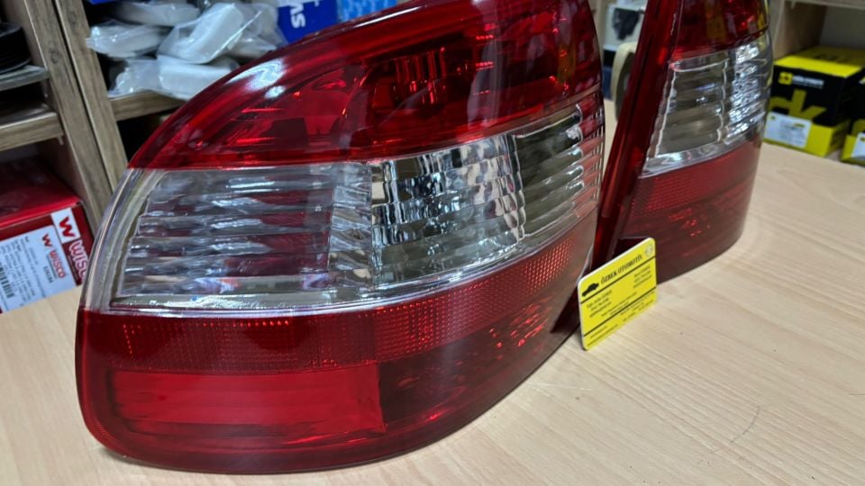 Opel Astra F Sedan Kristal Stop Takımı Sağ+Sol 1223981BK 1223982BK