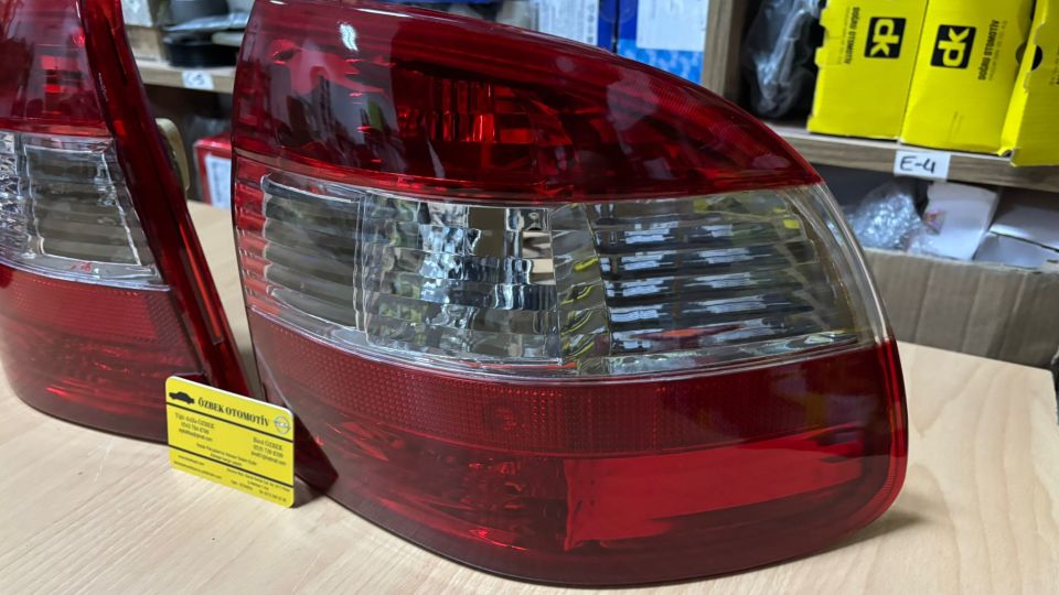Opel Astra F Sedan Kristal Stop Takımı Sağ+Sol 1223981BK 1223982BK